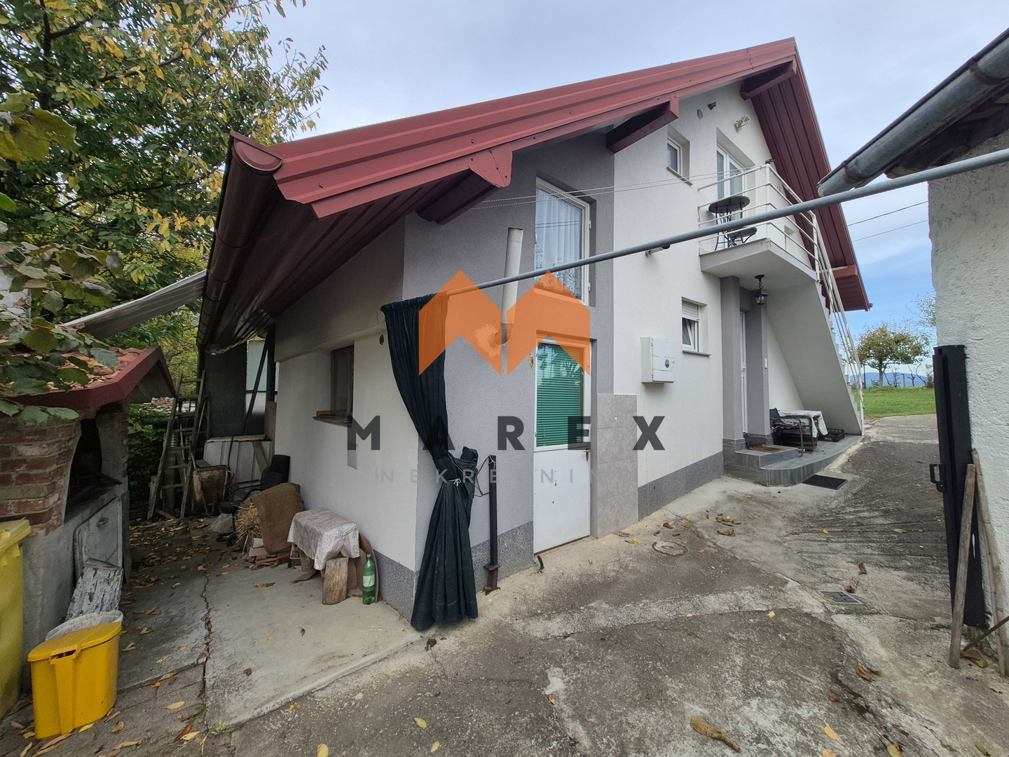 KUĆA 106M2+pom. zgrada-RADOBOJ