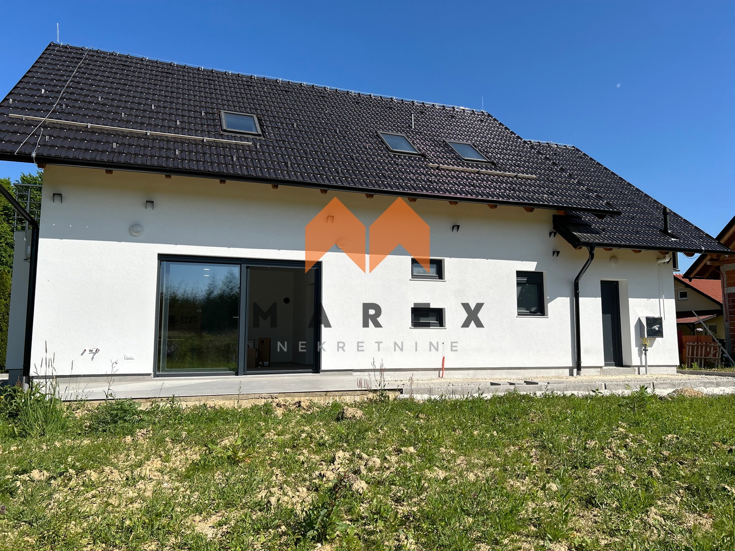 NOVI DOM U OROSLAVJU: 200M², DOSTUPNO!!