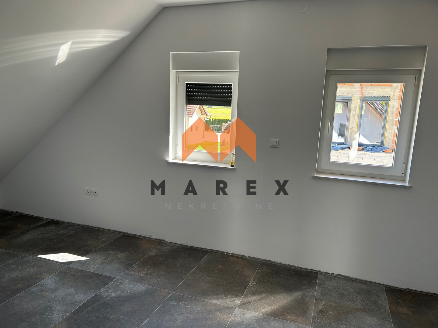 NOVI DOM U OROSLAVJU: 200M², DOSTUPNO!!