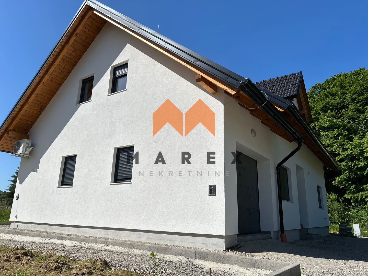 NOVI DOM U OROSLAVJU: 200M², DOSTUPNO!!