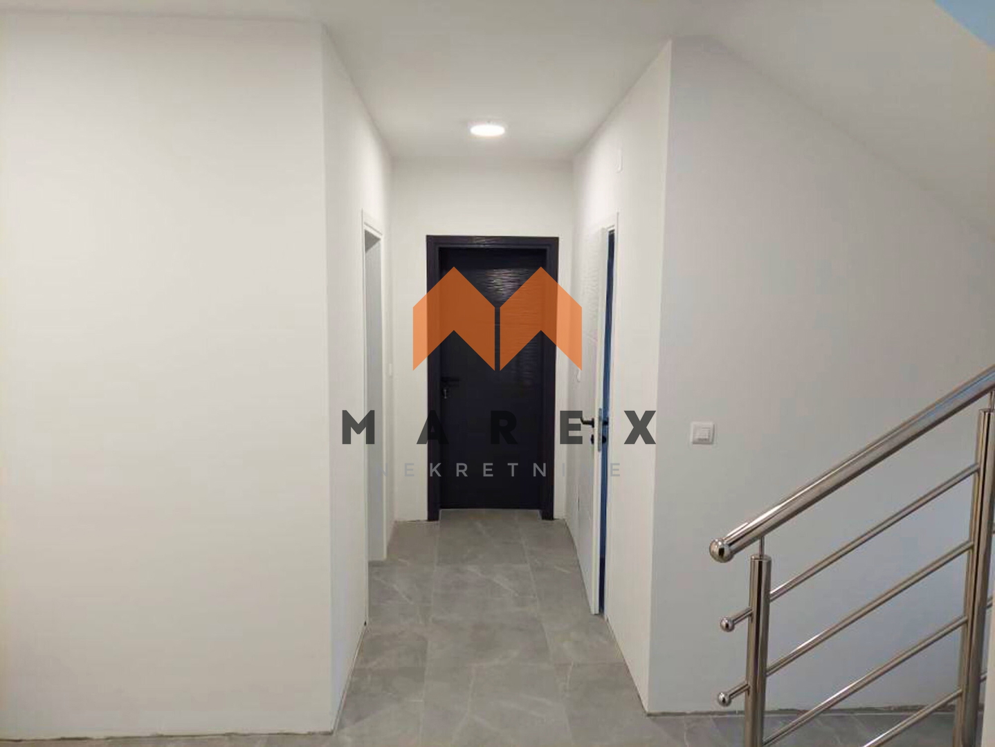 NOVI DOM U OROSLAVJU: 200M², DOSTUPNO!!