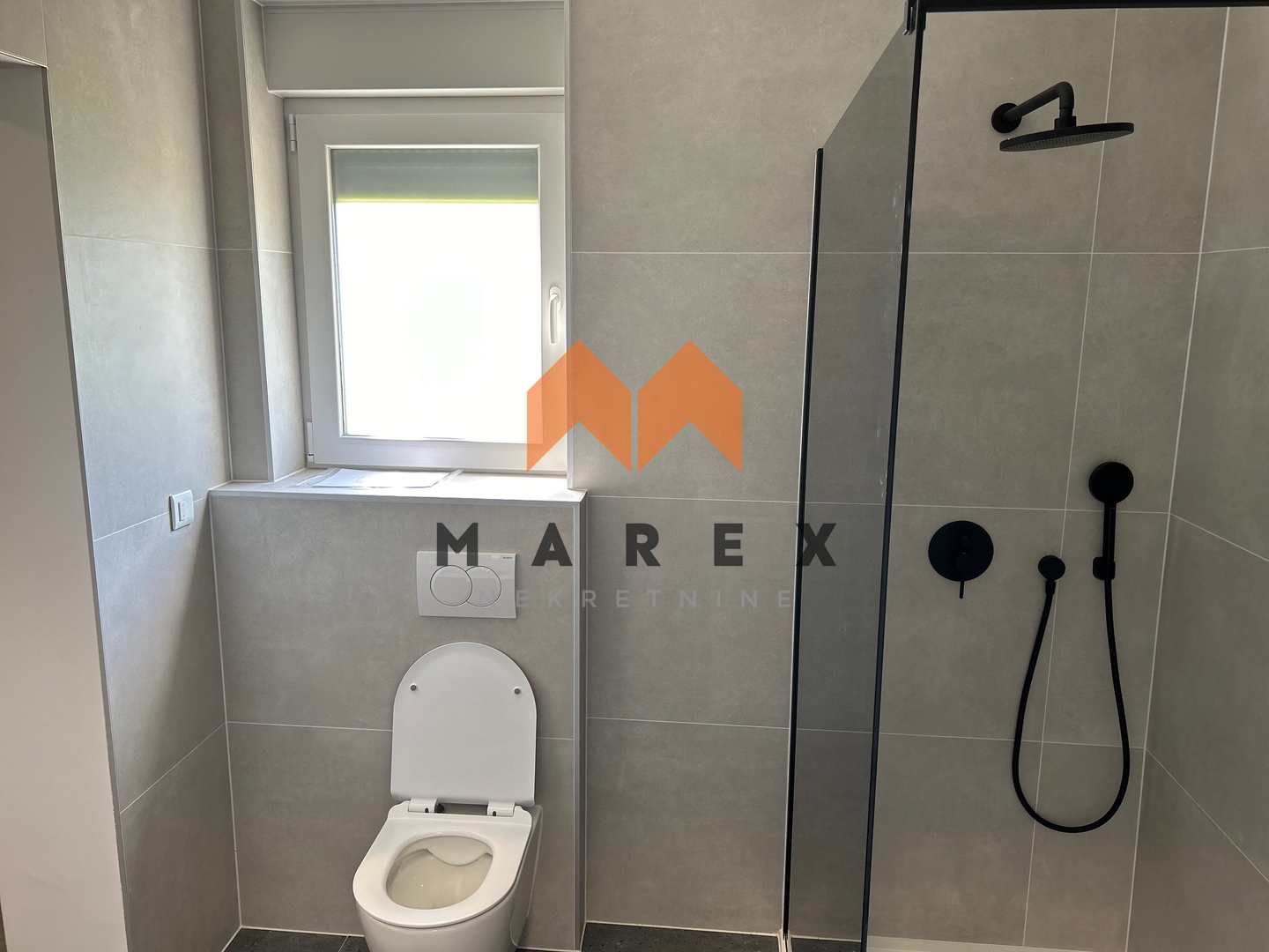 NOVI DOM U OROSLAVJU: 200M², DOSTUPNO!!