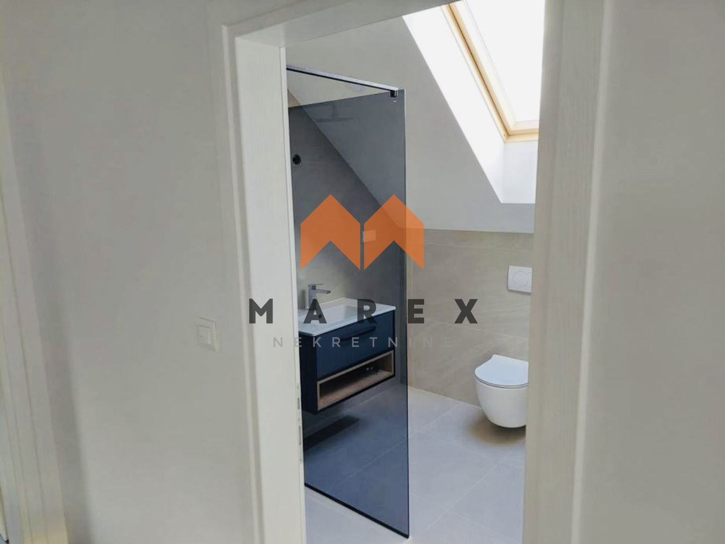 NOVI DOM U OROSLAVJU: 200M², DOSTUPNO!!