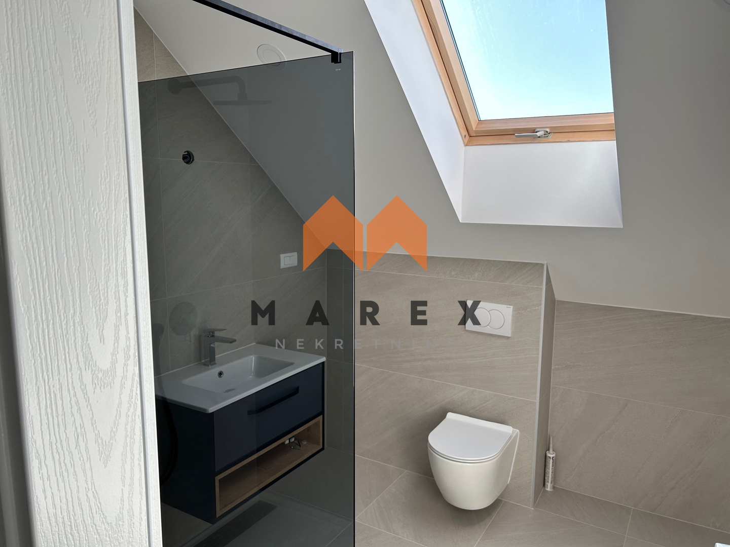 NOVI DOM U OROSLAVJU: 200M², DOSTUPNO!!