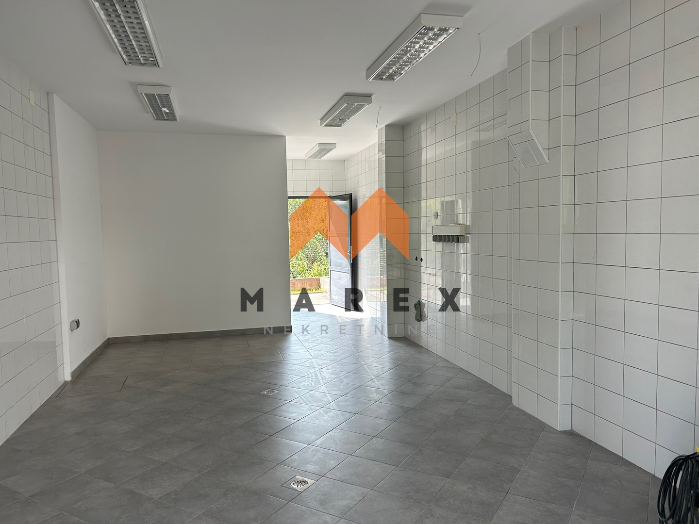 IZVRSNA INVESTICIJSKA PRILIKA NA MARKUŠEVEČKOJ CESTI!