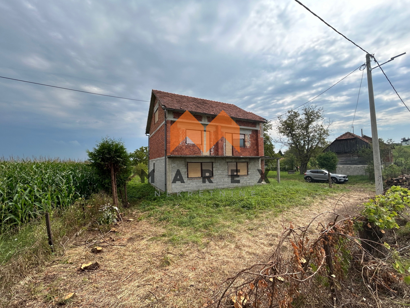 KUĆA 195M2+POSLOVNA ZGRADA 340M2+DRVENA KUĆA 45M2