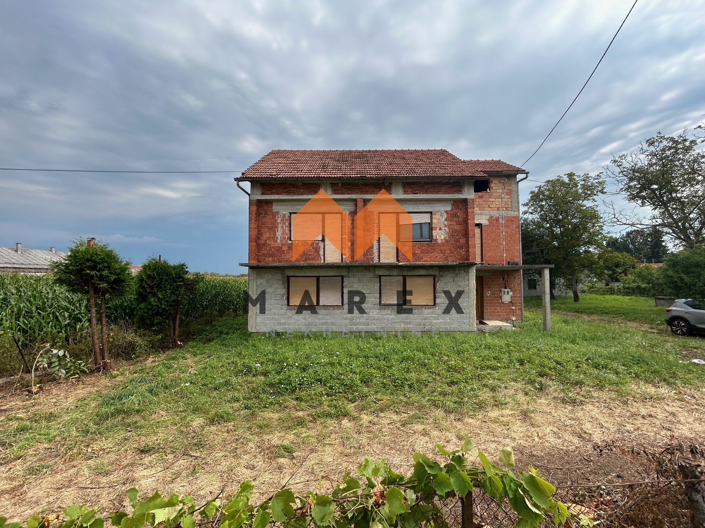 KUĆA 195M2+POSLOVNA ZGRADA 340M2+DRVENA KUĆA 45M2