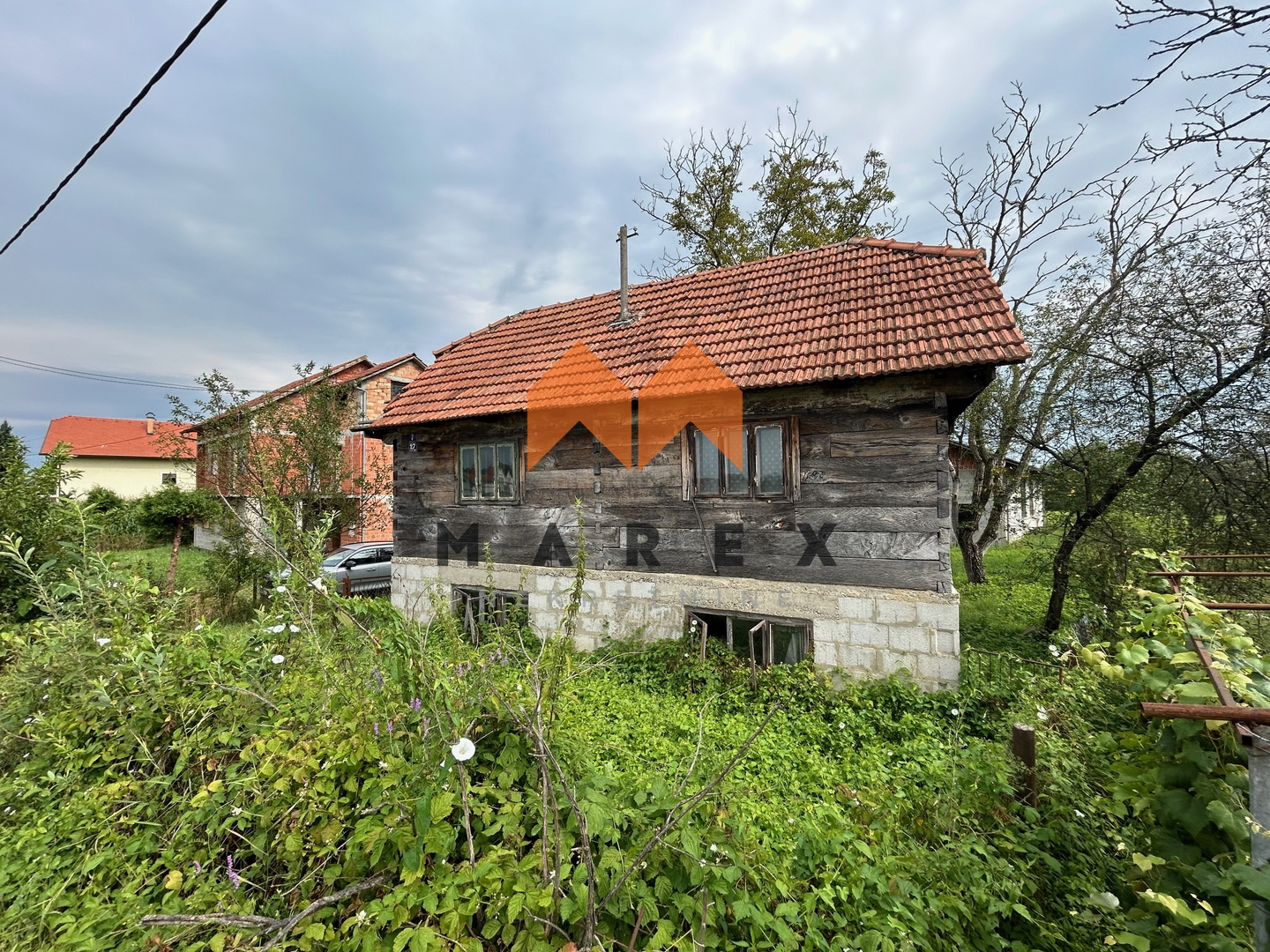 KUĆA 195M2+POSLOVNA ZGRADA 340M2+DRVENA KUĆA 45M2