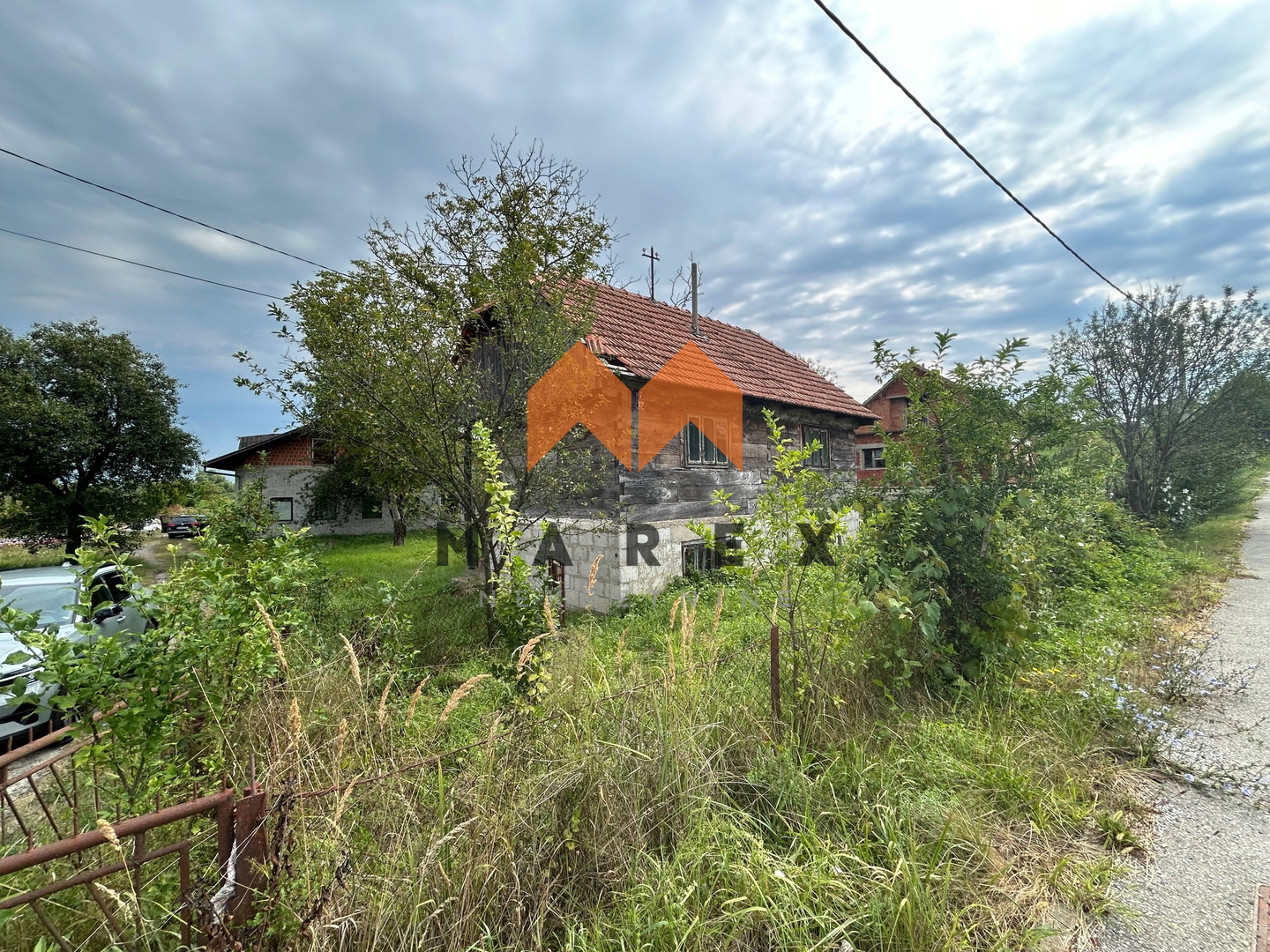 KUĆA 195M2+POSLOVNA ZGRADA 340M2+DRVENA KUĆA 45M2