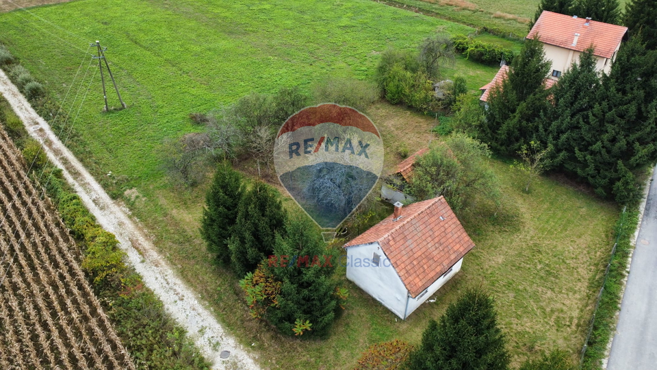 KUĆA 36m2, SPREMNA ZA RENOVACIJU, MIRNA LOKACIJA, IVANIĆ DESINIĆKI