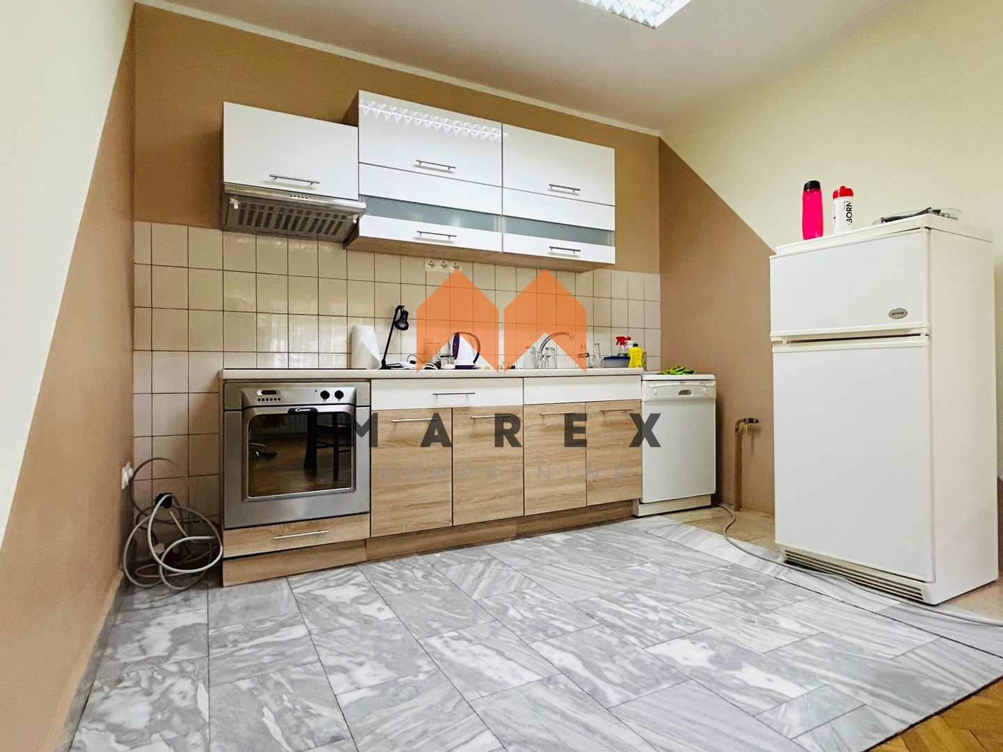 Doliće: prostor za biznis i stanovanje