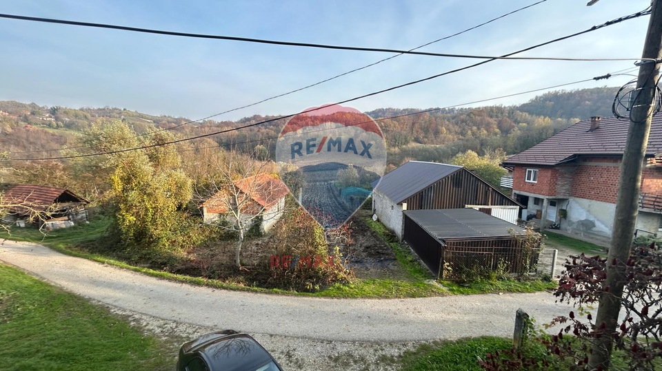 ROH-BAU KUĆA 90m2 SA POMOĆNIM OBJEKTOM, DONJA ŠEMNICA