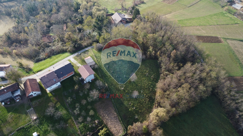 GRAĐEVINSKO ZEMLJIŠTE 2600m2, DONJA ŠEMNICA, BLIZINA KRAPINE