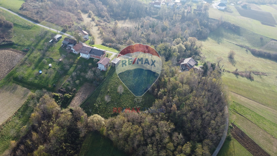 GRAĐEVINSKO ZEMLJIŠTE 2600m2, DONJA ŠEMNICA, BLIZINA KRAPINE