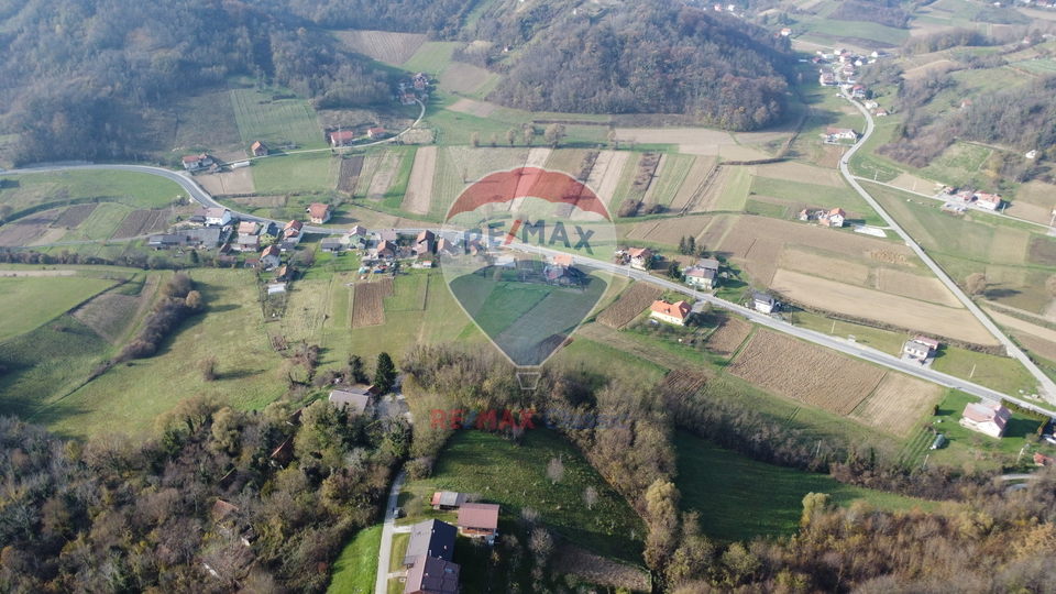 GRAĐEVINSKO ZEMLJIŠTE 2600m2, DONJA ŠEMNICA, BLIZINA KRAPINE