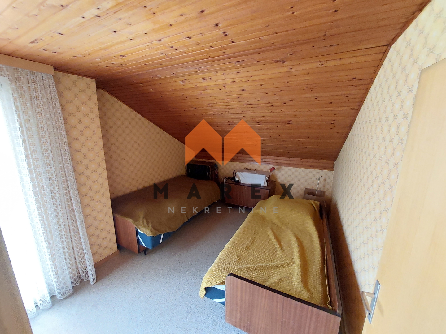 KUĆA 170m2, MIRNA LOKACIJA, VRTNJAKOVEC