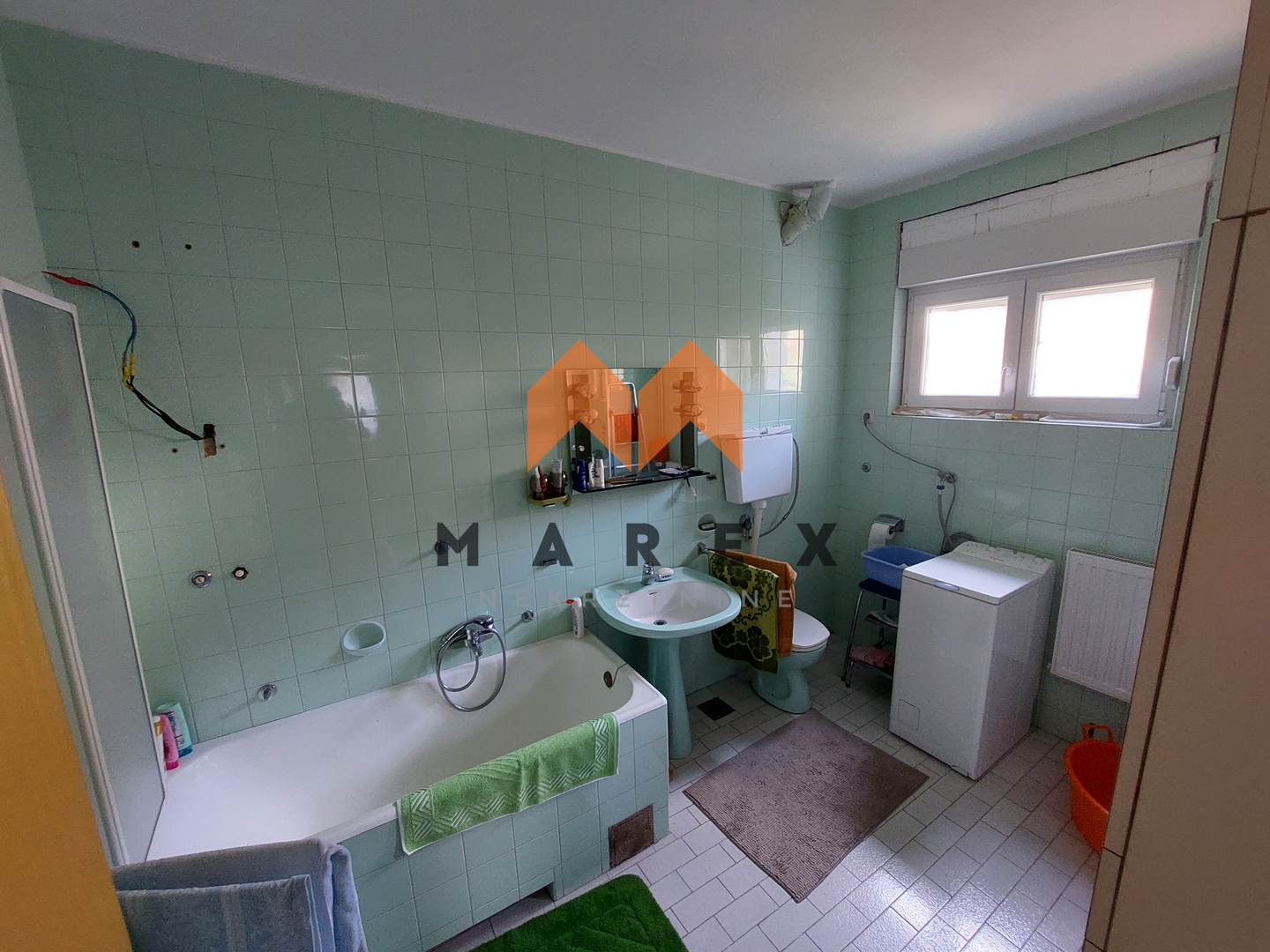 KUĆA 170m2, MIRNA LOKACIJA, VRTNJAKOVEC