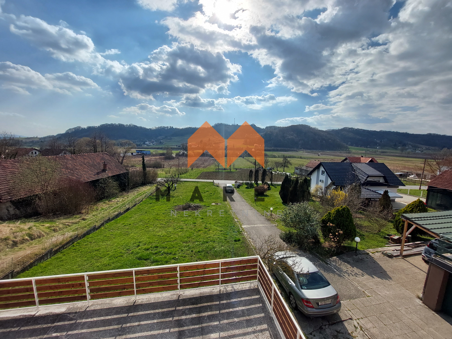 KUĆA 170m2, MIRNA LOKACIJA, VRTNJAKOVEC