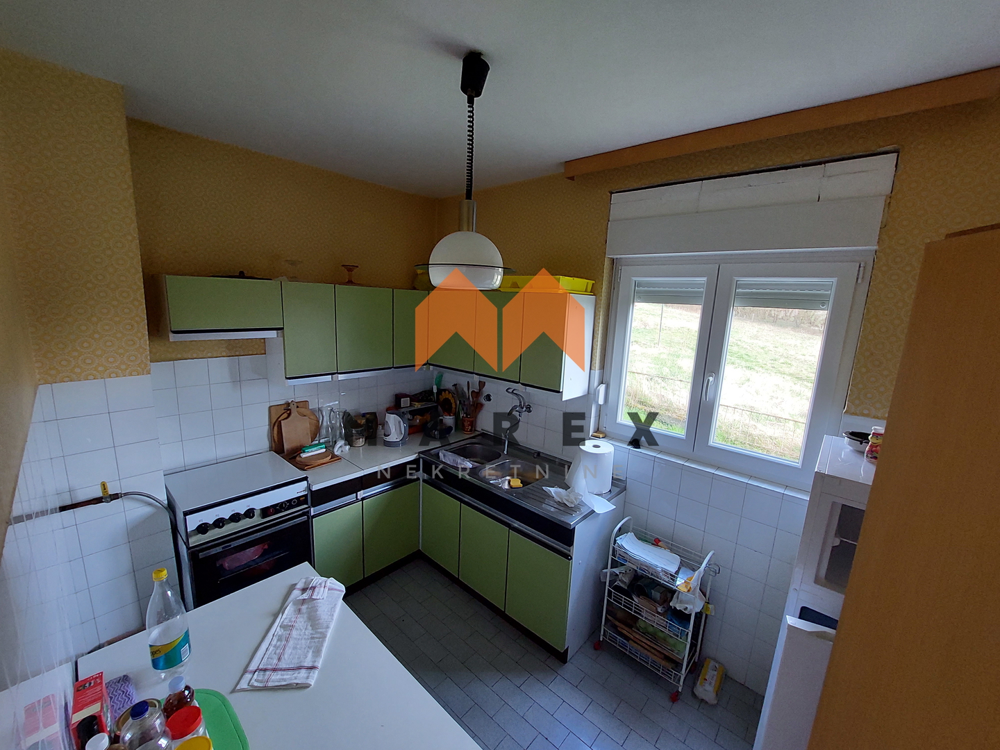 KUĆA 170m2, MIRNA LOKACIJA, VRTNJAKOVEC