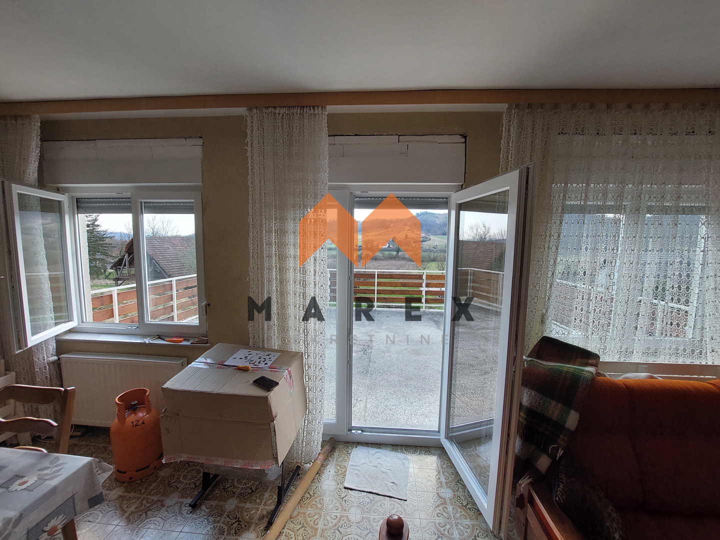 KUĆA 170m2, MIRNA LOKACIJA, VRTNJAKOVEC