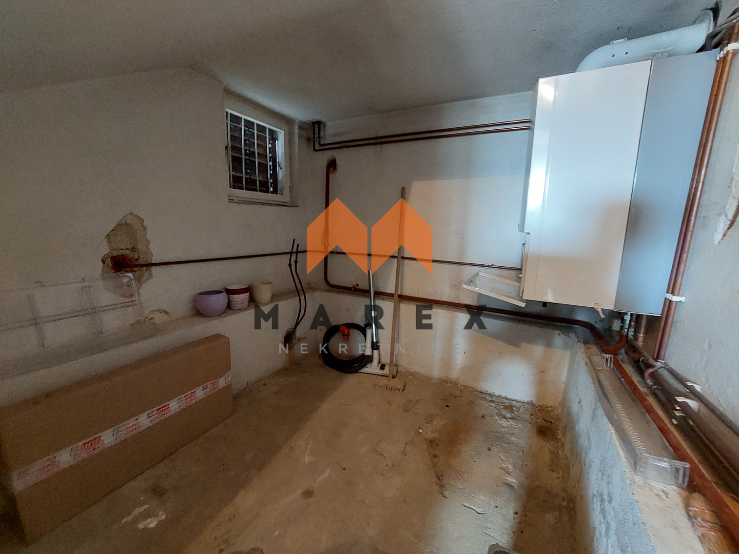 KUĆA 170m2, MIRNA LOKACIJA, VRTNJAKOVEC