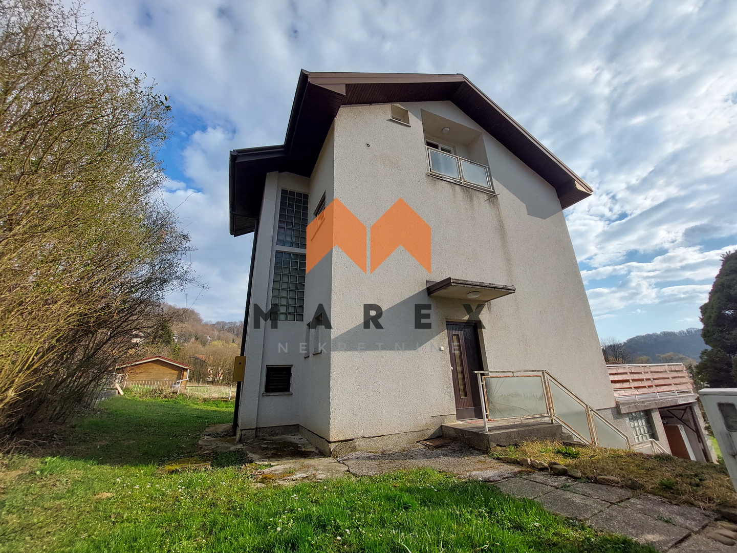 KUĆA 170m2, MIRNA LOKACIJA, VRTNJAKOVEC