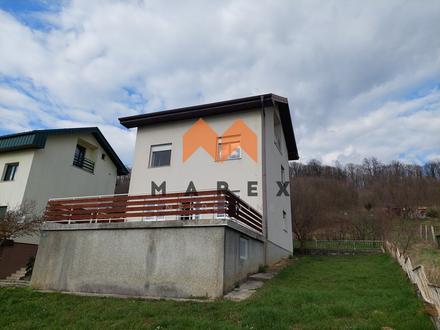 KUĆA 170m2, MIRNA LOKACIJA, VRTNJAKOVEC