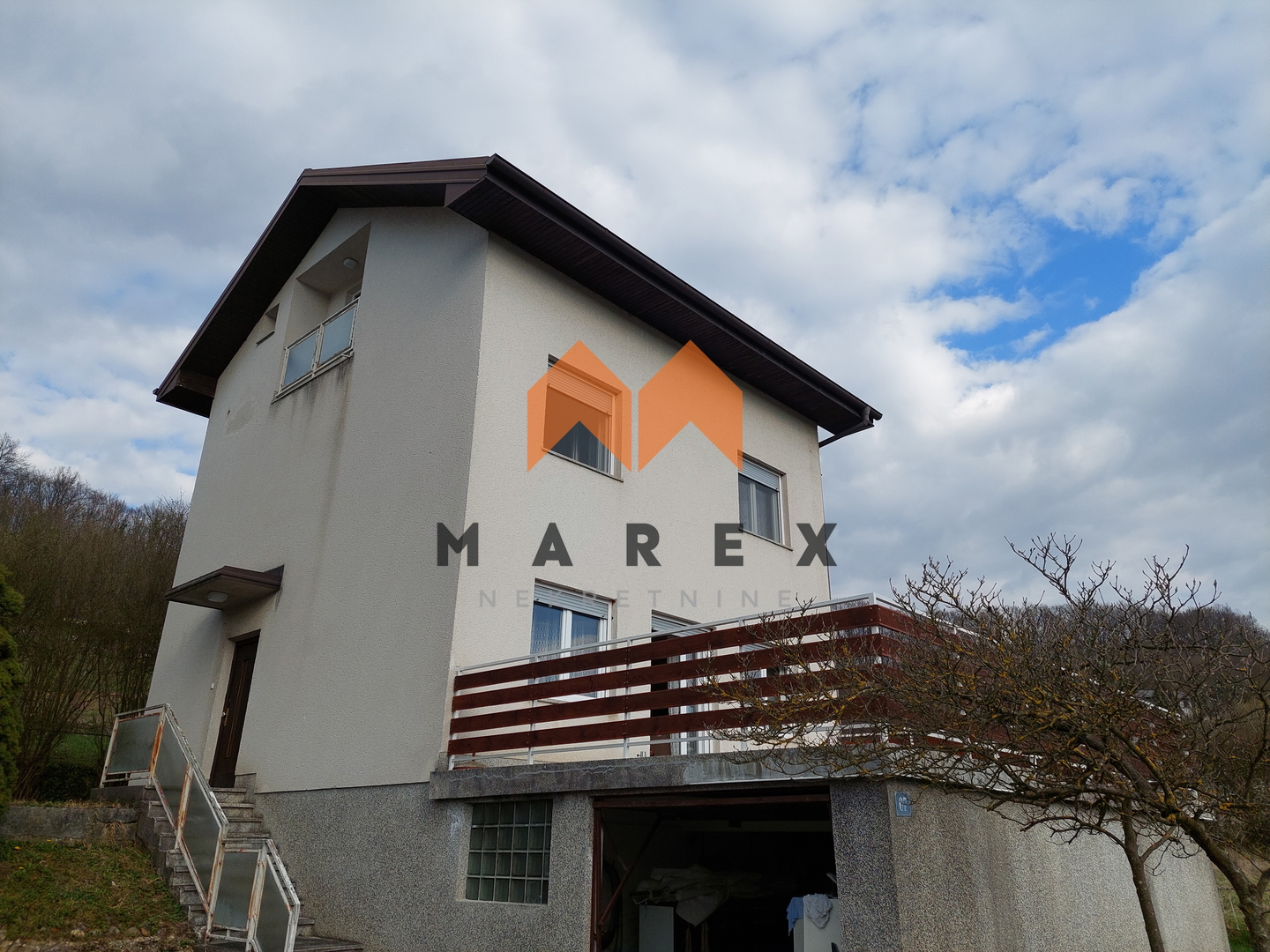 KUĆA 170m2, MIRNA LOKACIJA, VRTNJAKOVEC