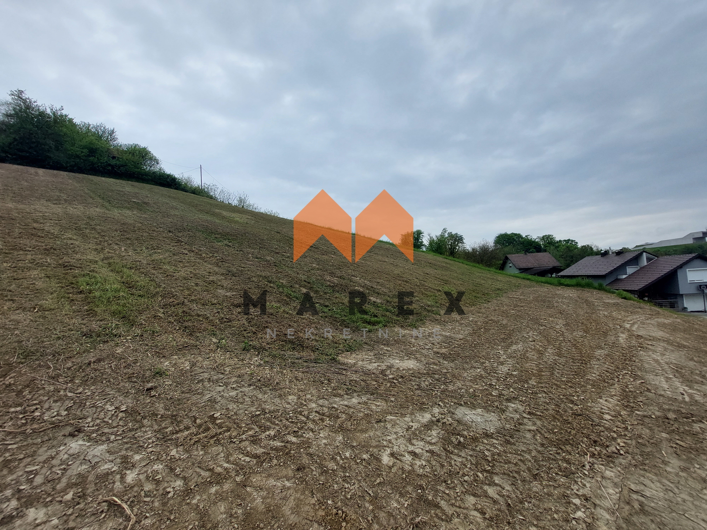 ATRAKTIVNO GRAĐ. ZEMLJIŠTE 2162 m2, ZABOK CENTAR