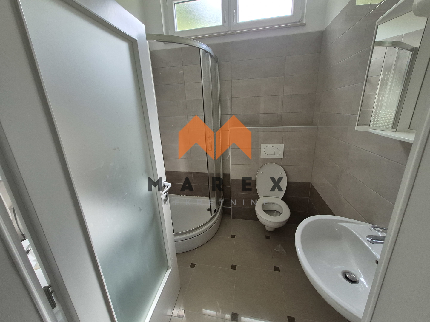 POSLOVNI PROSTOR 107M2-ZABOK