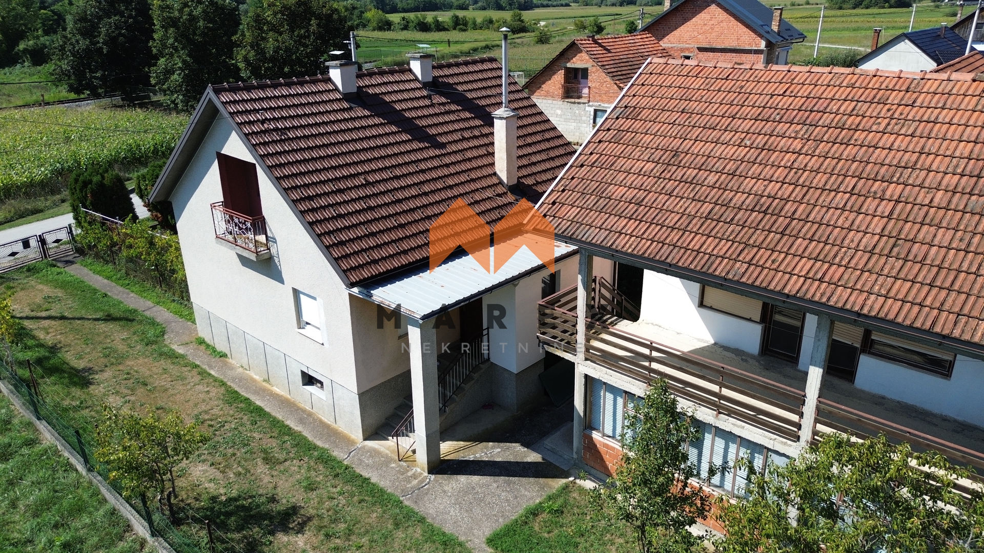 DVIJE ODRŽAVANE KUĆE - STUBIČKE TOPLICE
