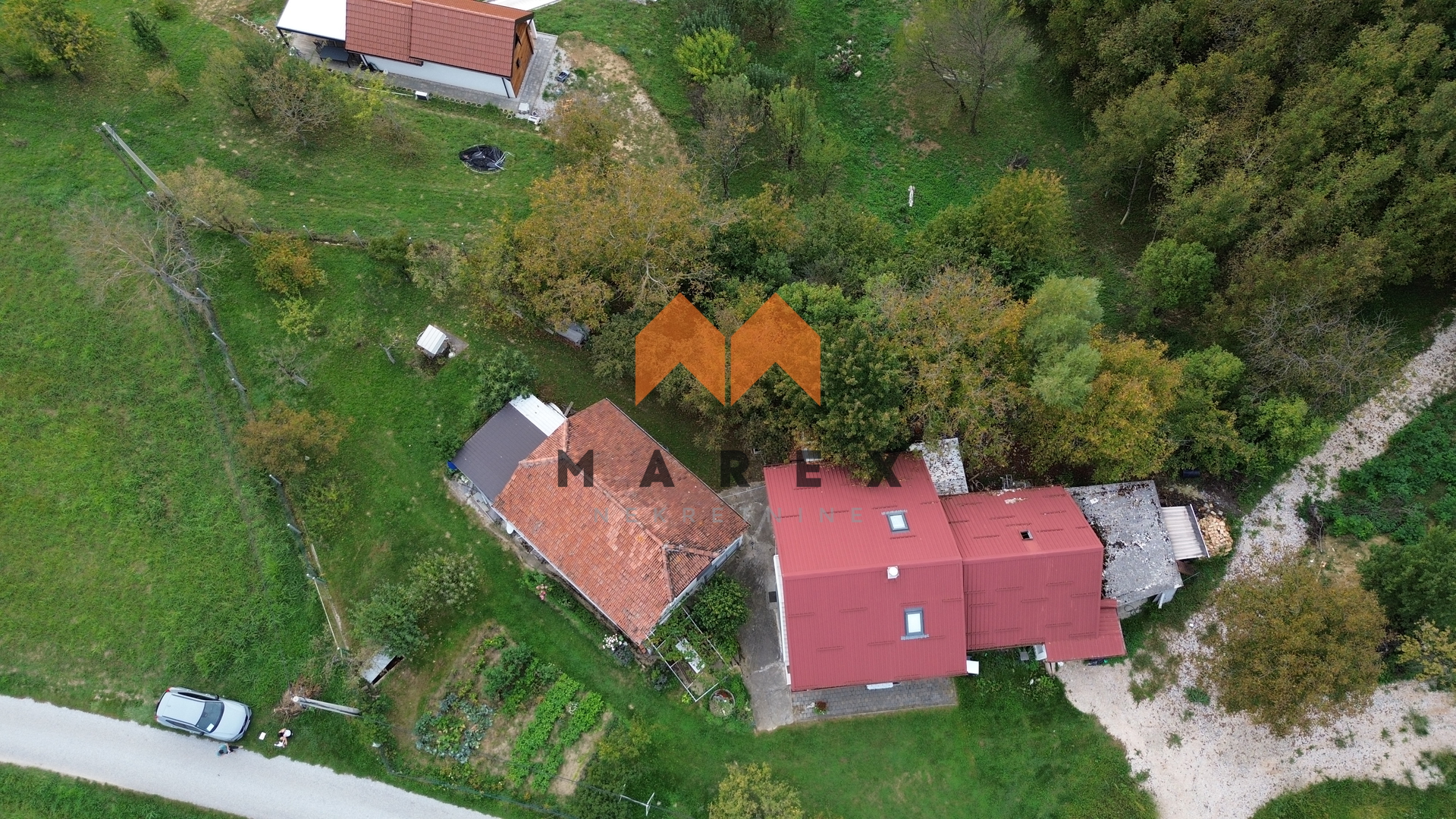 KUĆA 106M2+pom. zgrada-RADOBOJ
