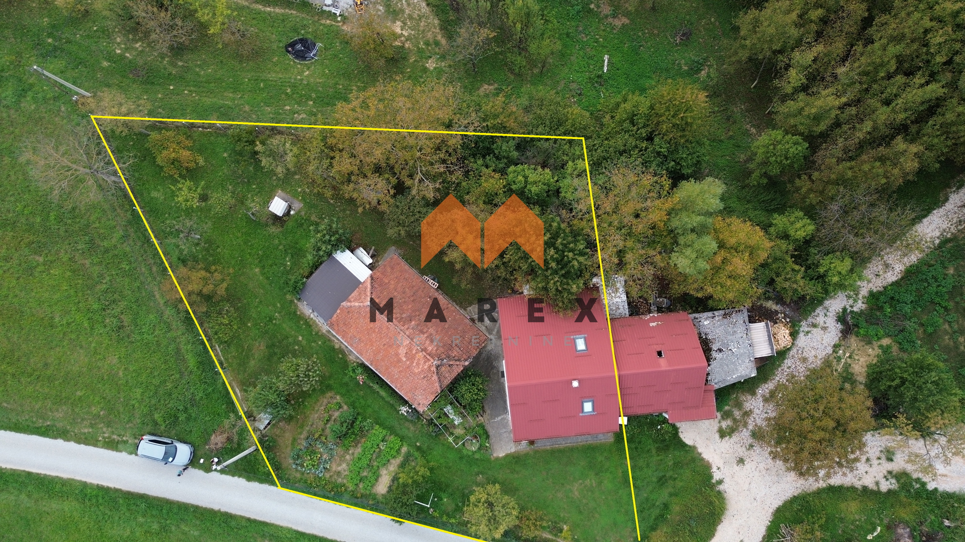 KUĆA 106M2+pom. zgrada-RADOBOJ
