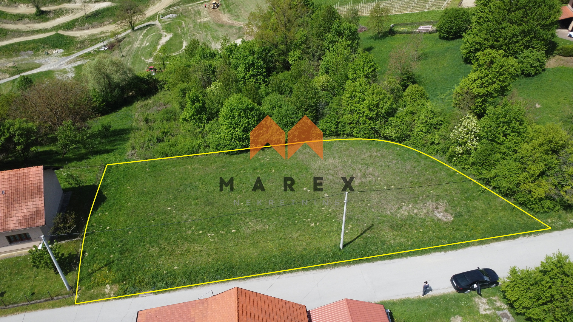 GRAĐEVINSKO ZEMLJIŠTE 1240M2, BREGI ZABOČKI