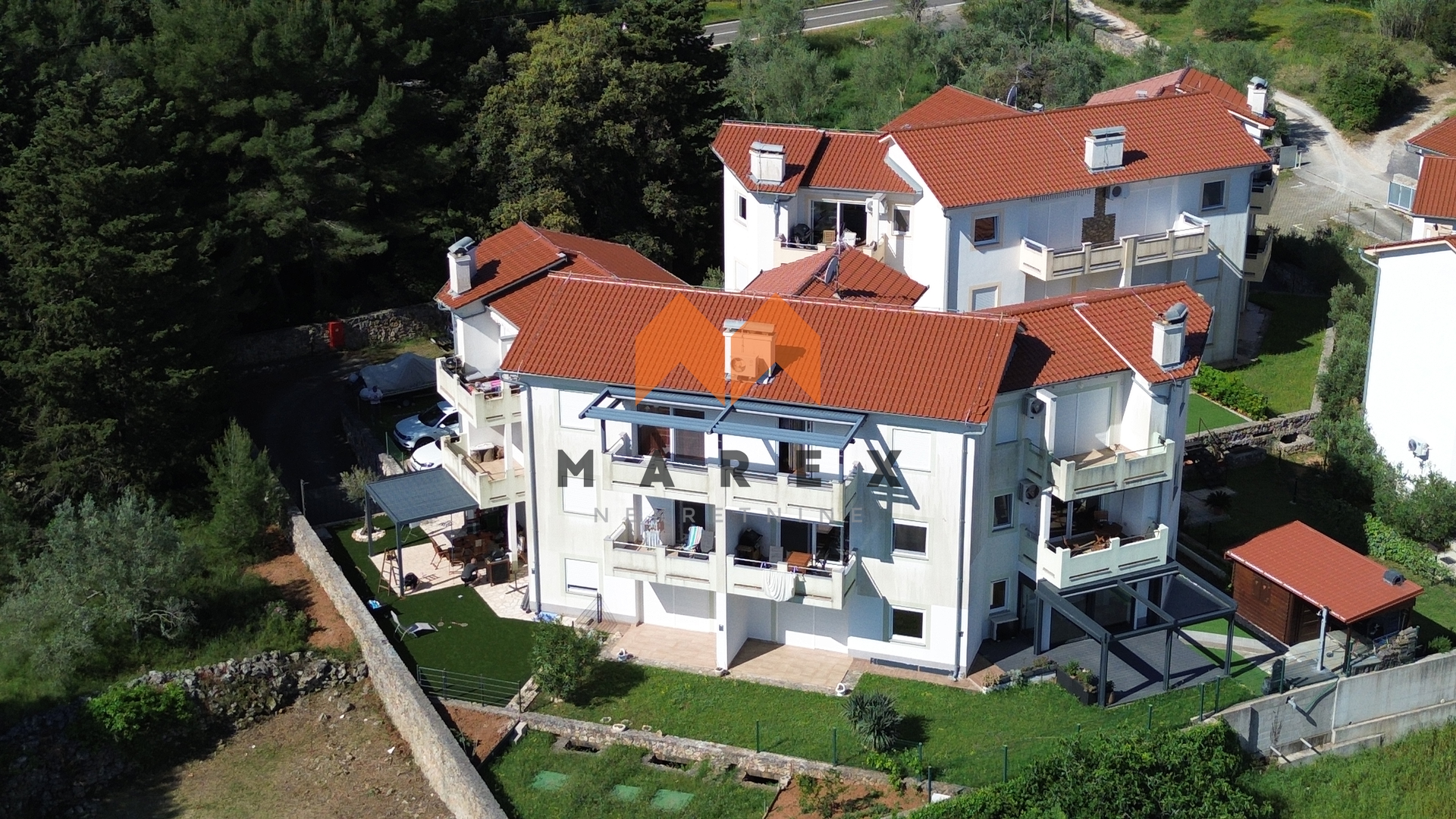 APARTMAN,VAŠA OAZA NA OBALI SA NEPROCJENJIVIM POGLEDOM