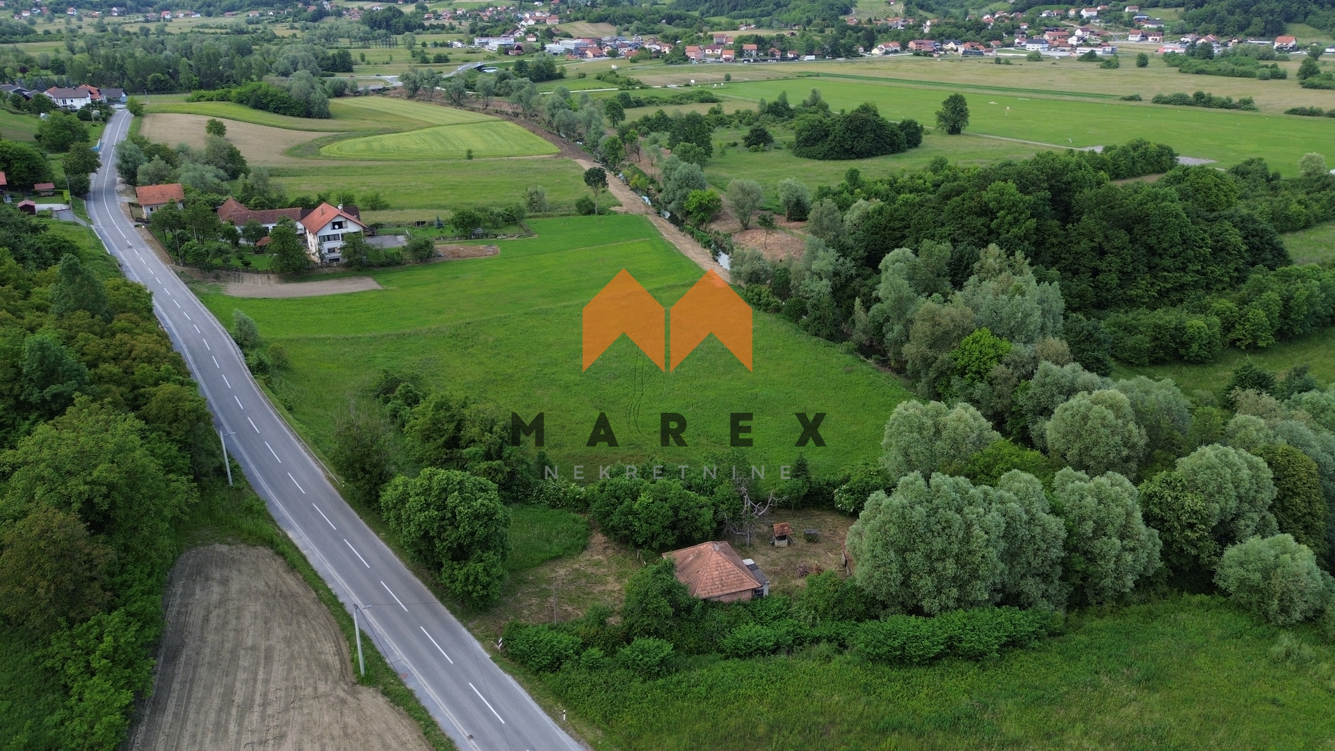 PROSTRANO IMANJE S KUĆOM I VELIKIM RAZVOJNIM POTENCIJALOM – JEZERO KLANJEČKO, BLIZINA ZAGREBA