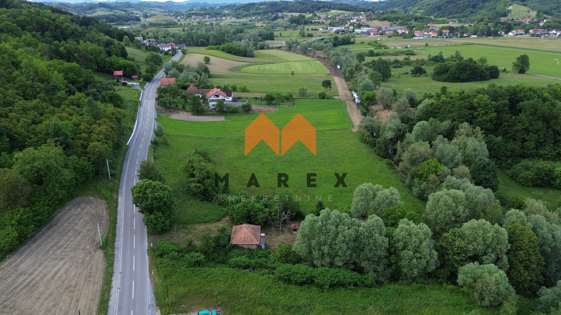 PROSTRANO IMANJE S KUĆOM I VELIKIM RAZVOJNIM POTENCIJALOM – JEZERO KLANJEČKO, BLIZINA ZAGREBA