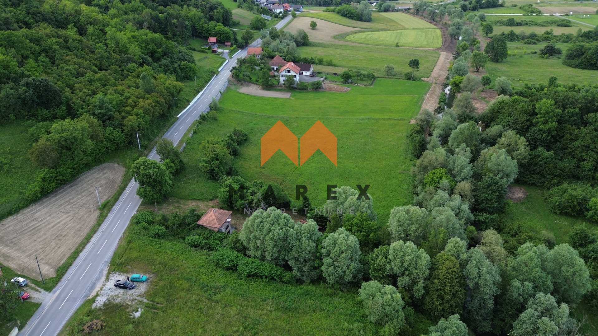 PROSTRANO IMANJE S KUĆOM I VELIKIM RAZVOJNIM POTENCIJALOM – JEZERO KLANJEČKO, BLIZINA ZAGREBA