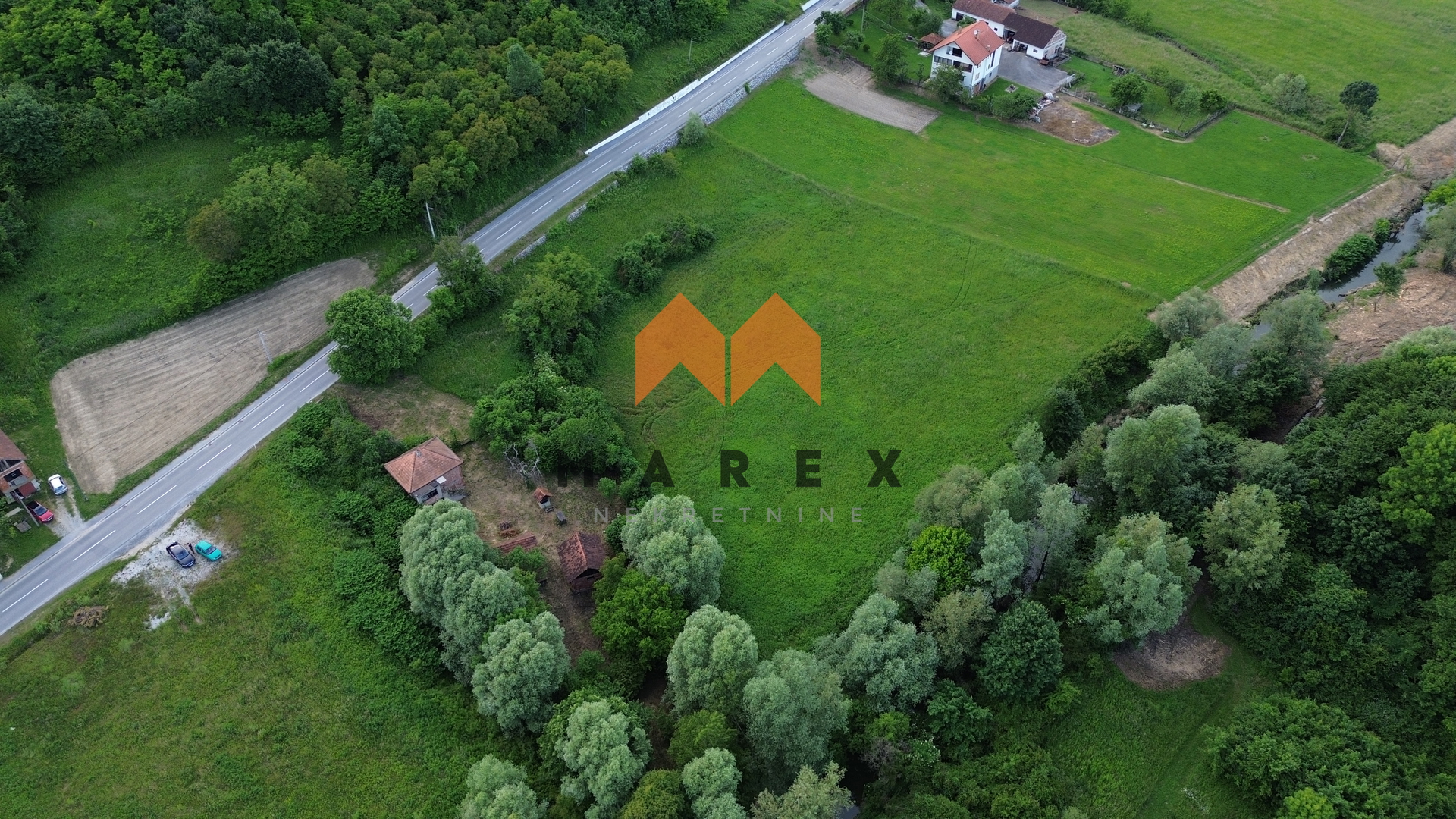 PROSTRANO IMANJE S KUĆOM I VELIKIM RAZVOJNIM POTENCIJALOM – JEZERO KLANJEČKO, BLIZINA ZAGREBA