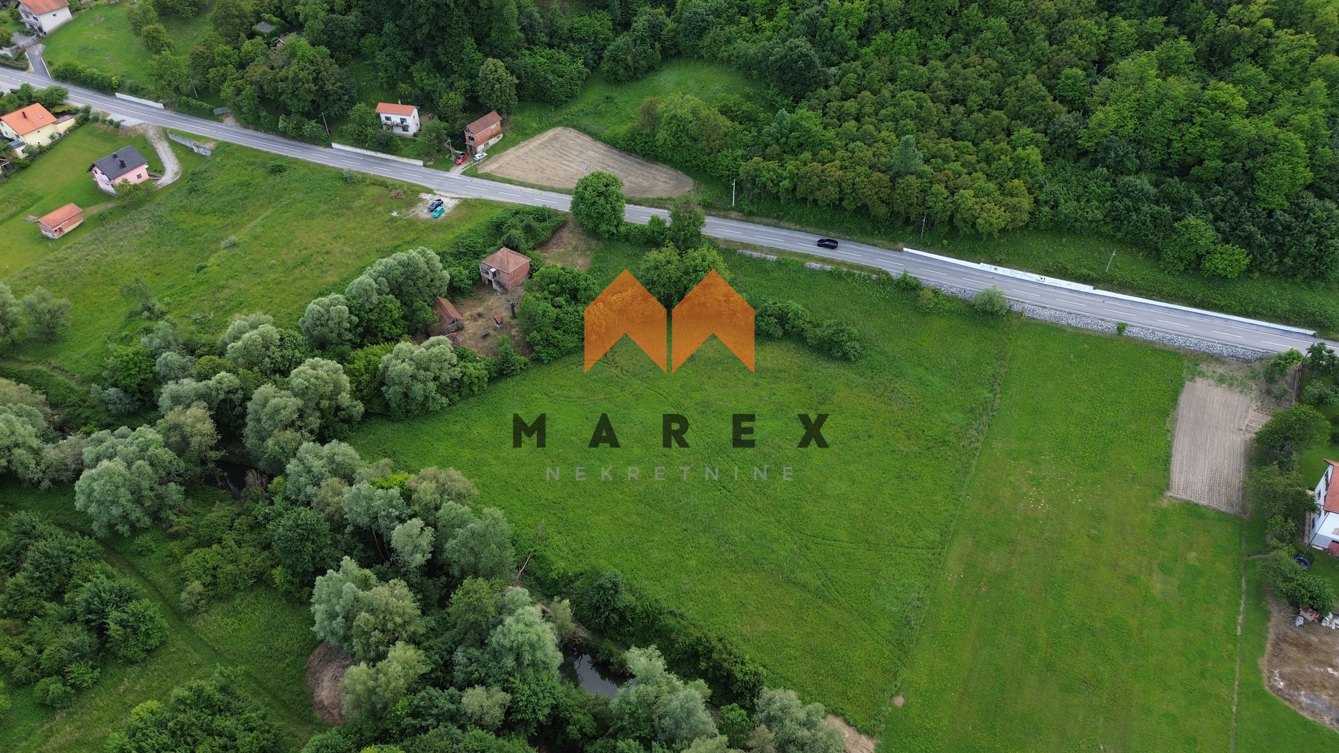 PROSTRANO IMANJE S KUĆOM I VELIKIM RAZVOJNIM POTENCIJALOM – JEZERO KLANJEČKO, BLIZINA ZAGREBA