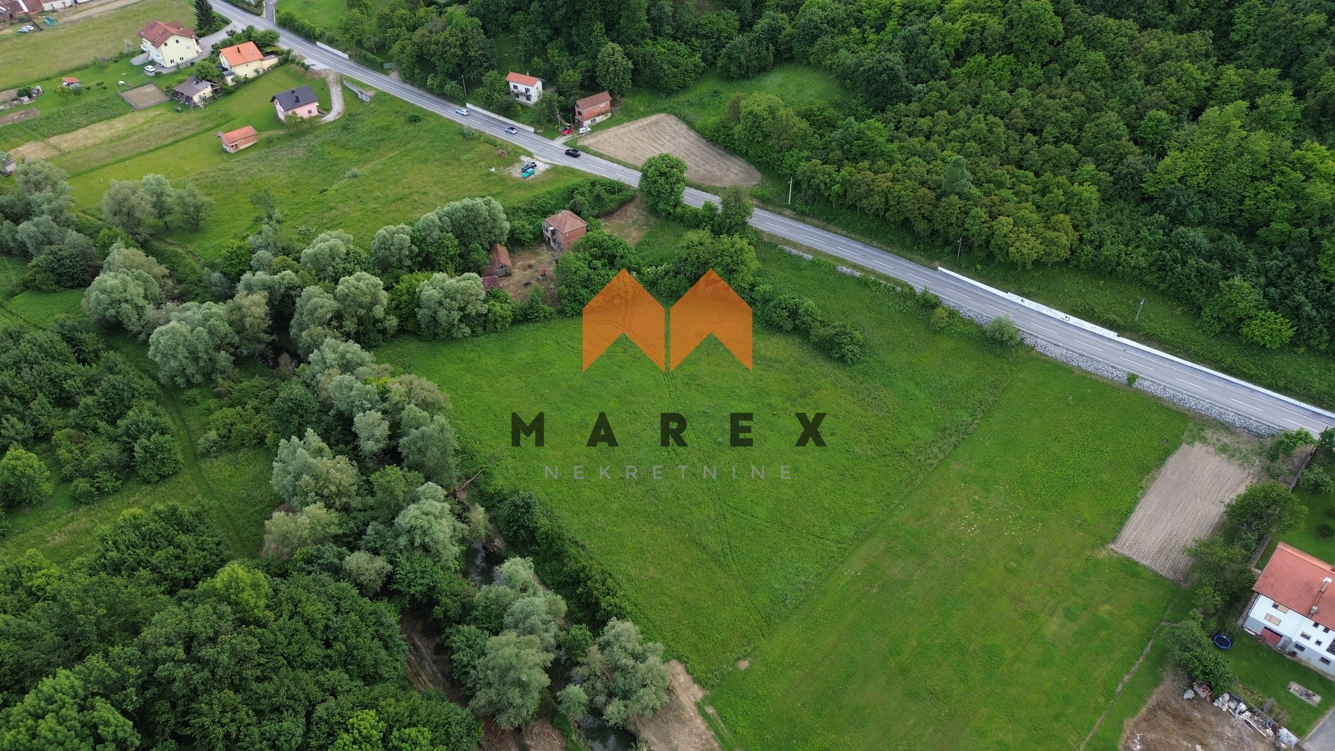 PROSTRANO IMANJE S KUĆOM I VELIKIM RAZVOJNIM POTENCIJALOM – JEZERO KLANJEČKO, BLIZINA ZAGREBA