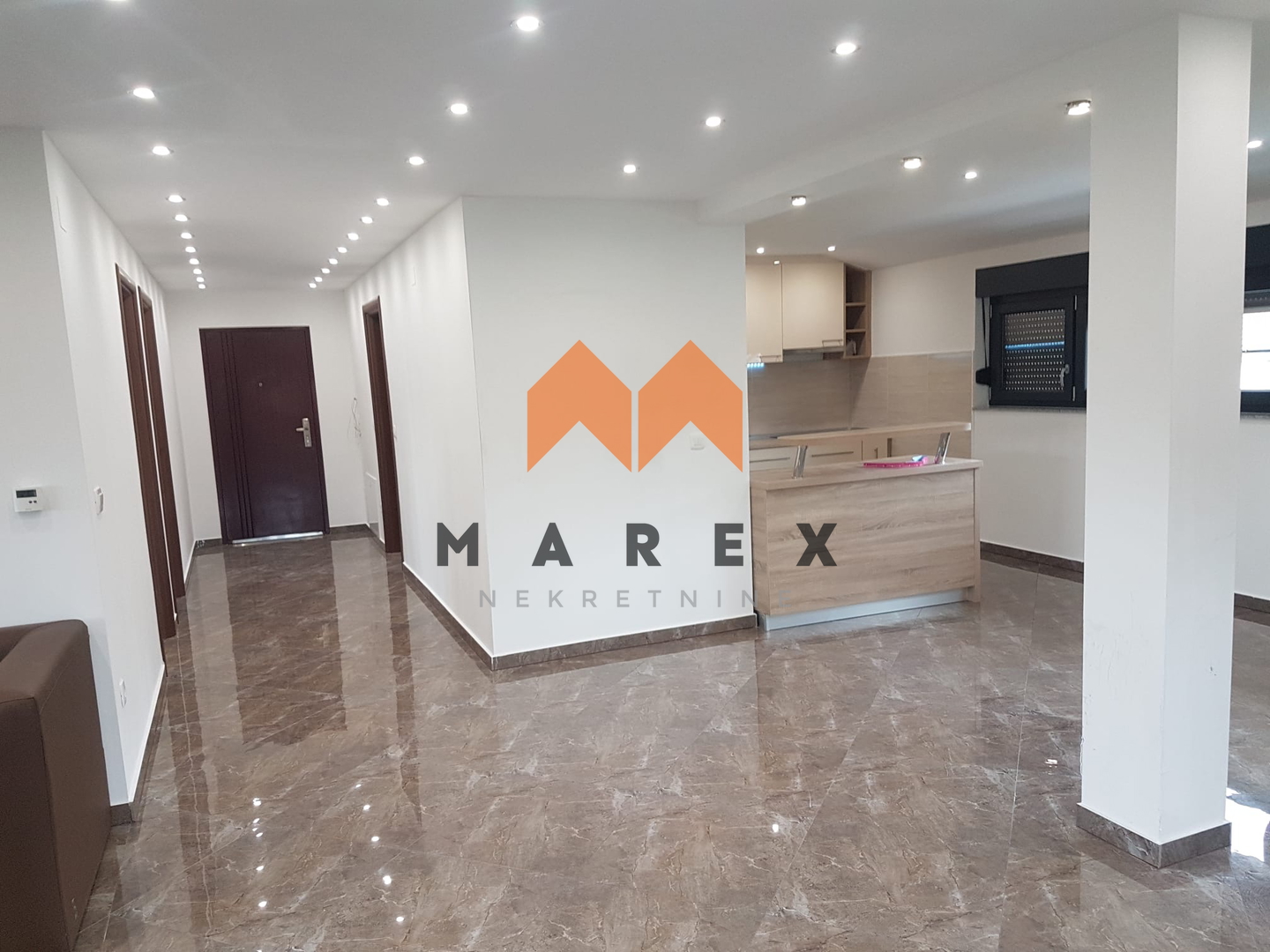 STAN 95M2-MARKUŠEVEČKA CESTA-DOSTUPNO