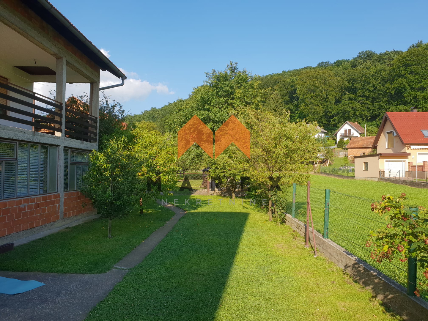 DVIJE ODRŽAVANE KUĆE - STUBIČKE TOPLICE