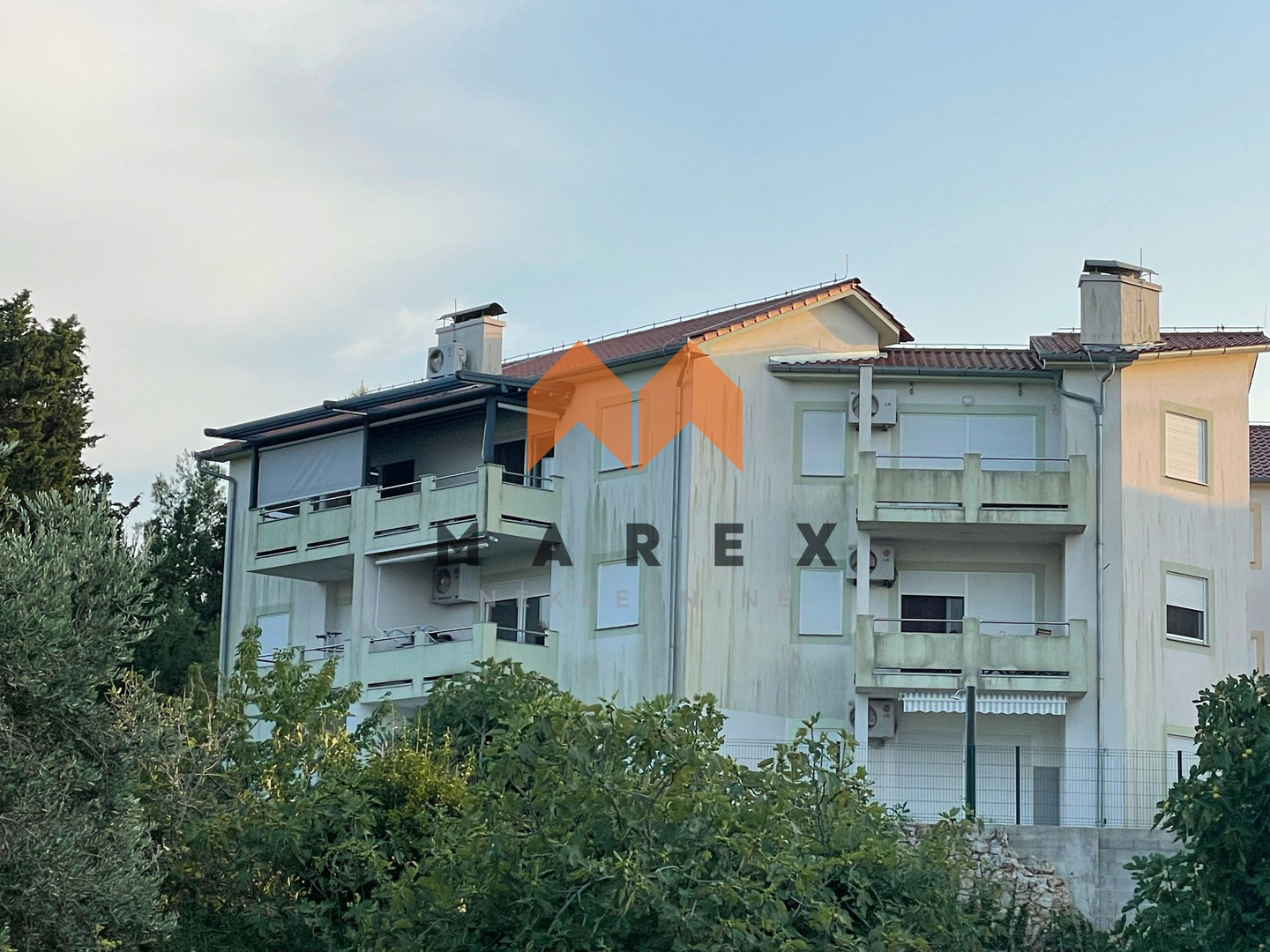 APARTMAN,VAŠA OAZA NA OBALI SA NEPROCJENJIVIM POGLEDOM