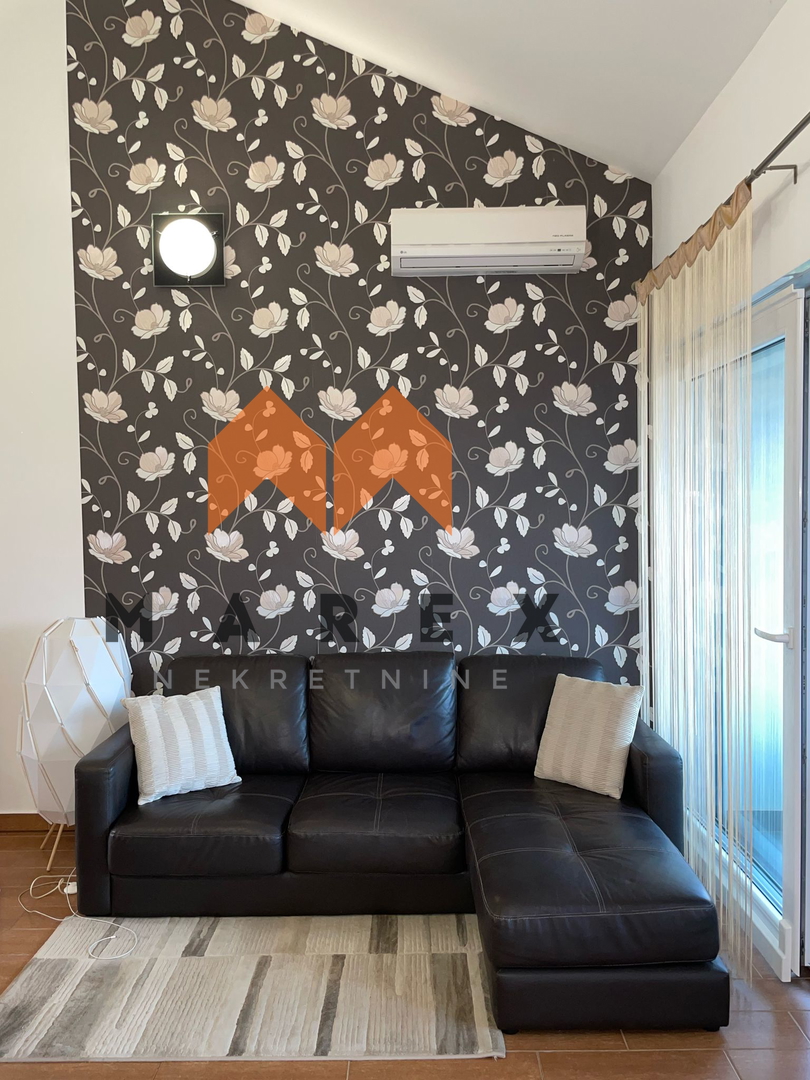 APARTMAN,VAŠA OAZA NA OBALI SA NEPROCJENJIVIM POGLEDOM