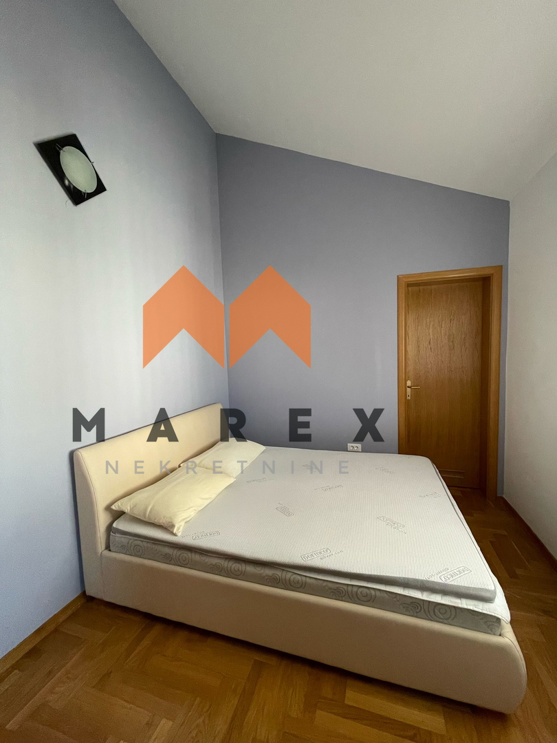 APARTMAN,VAŠA OAZA NA OBALI SA NEPROCJENJIVIM POGLEDOM