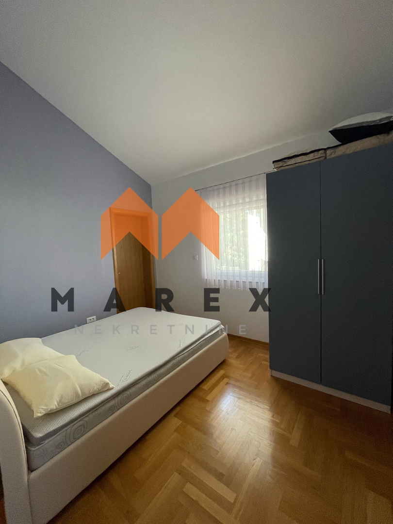 APARTMAN,VAŠA OAZA NA OBALI SA NEPROCJENJIVIM POGLEDOM