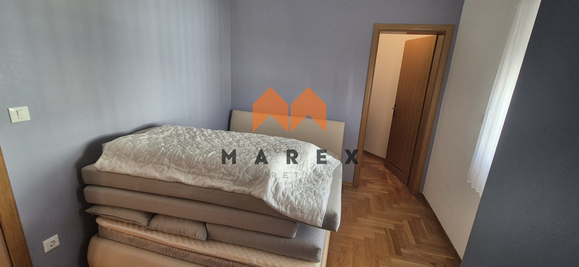 APARTMAN,VAŠA OAZA NA OBALI SA NEPROCJENJIVIM POGLEDOM