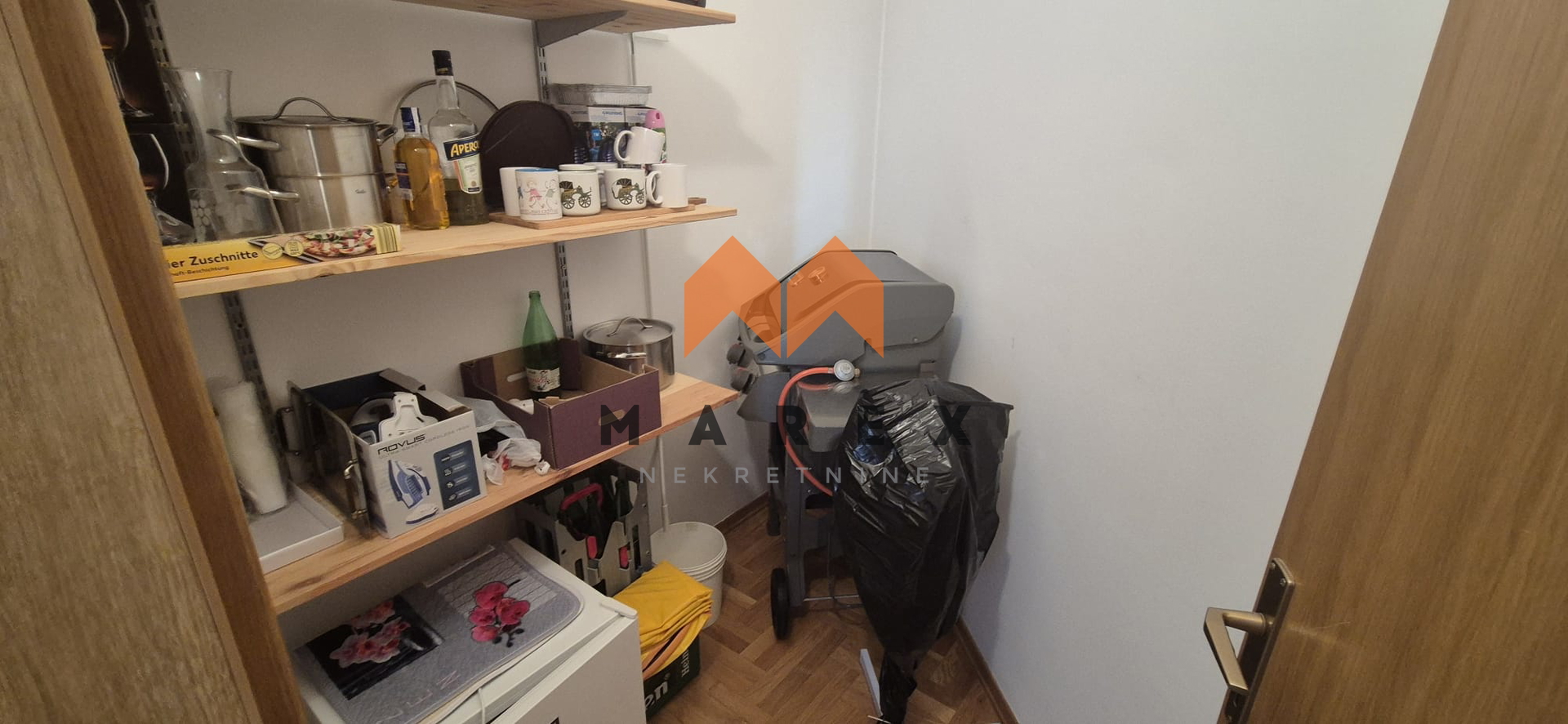 APARTMAN,VAŠA OAZA NA OBALI SA NEPROCJENJIVIM POGLEDOM