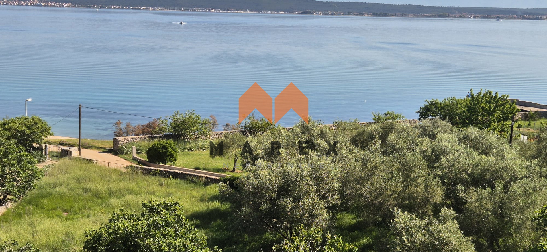 APARTMAN,VAŠA OAZA NA OBALI SA NEPROCJENJIVIM POGLEDOM